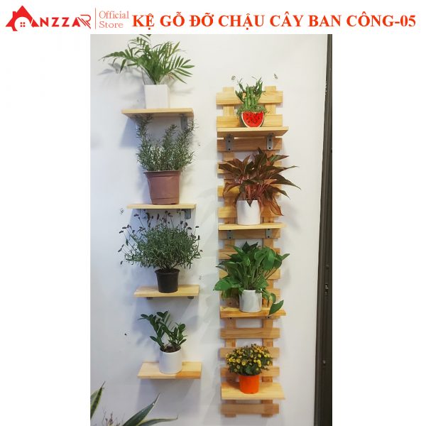 Kệ gỗ treo tường ban công