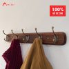 Móc-treo-quần-áo-từ-gỗ-óc-chó-bo-tròn-góc-cạnh
