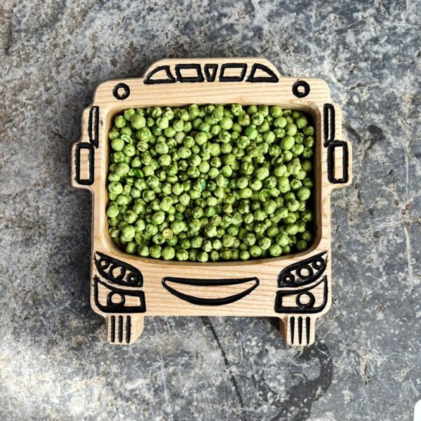 Khay Gỗ Hình Ô tô Gỗ Tần Bì Nguyên Khối 1 Khay gỗ hình ô tô được làm từ gỗ óc chó nguyên khối cao cấp