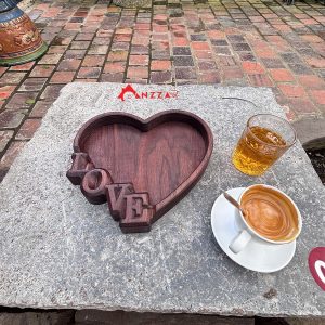 Khay-Gỗ-Trái-Tim-Khắc-Chữ-LOVE-của-Anzzar