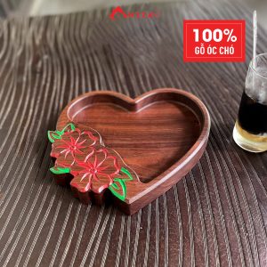 Khay trái tim khắc hoa làm từ gỗ óc chó cao cấp Anzzar